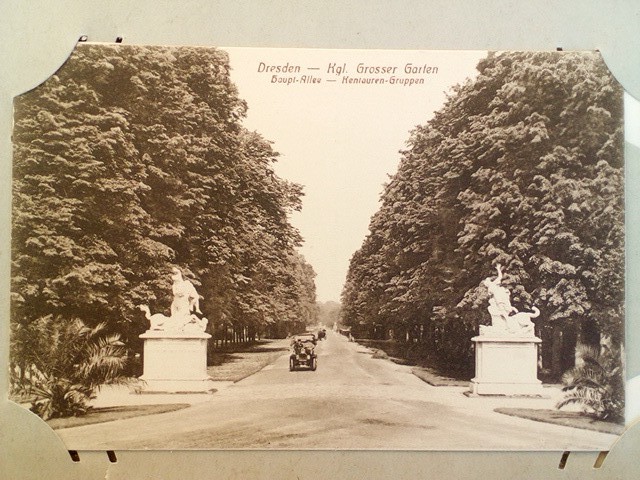 /Germany/DE_Place_1900-1949_Dresden - Hgl. Grosser Garten. Haupt-Allee mit Herkules-Gruppen.jpg